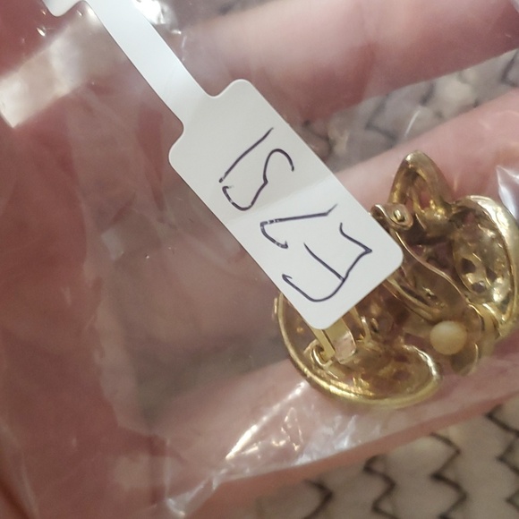 Vintage spiral seashell clip on earrings E751 - Picture 4 of 4